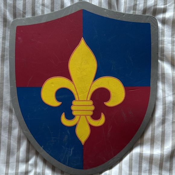 Melissa and Doug pretend play Knight costume for ages 3-6 - Picture 5 of 6